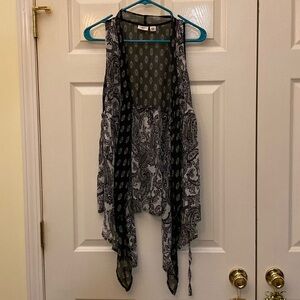 Ladies sleeveless wrap